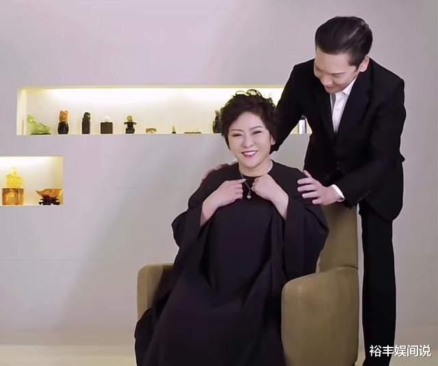 向太|向太情人节秀恩爱!分享8000多万钻石名字由来:我是中国人我骄傲