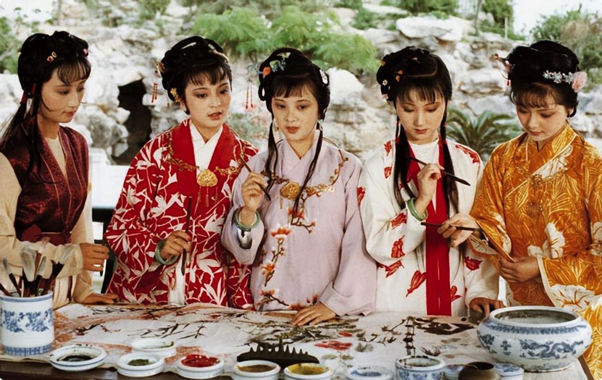 新《红楼梦》 林黛玉像"傻姑" 造型尽毁 贾元春倒成颜值担当