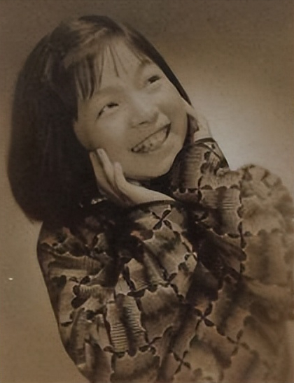 演员岳丽娜：19岁与导演裸婚连生3胎，如今丈夫用7部剧将她捧红