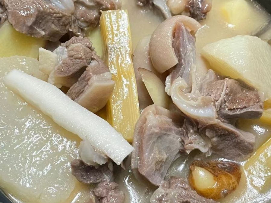 |北风干冷,建议大家多喝八道炖汤,清润补水暖身子,营养又滋补