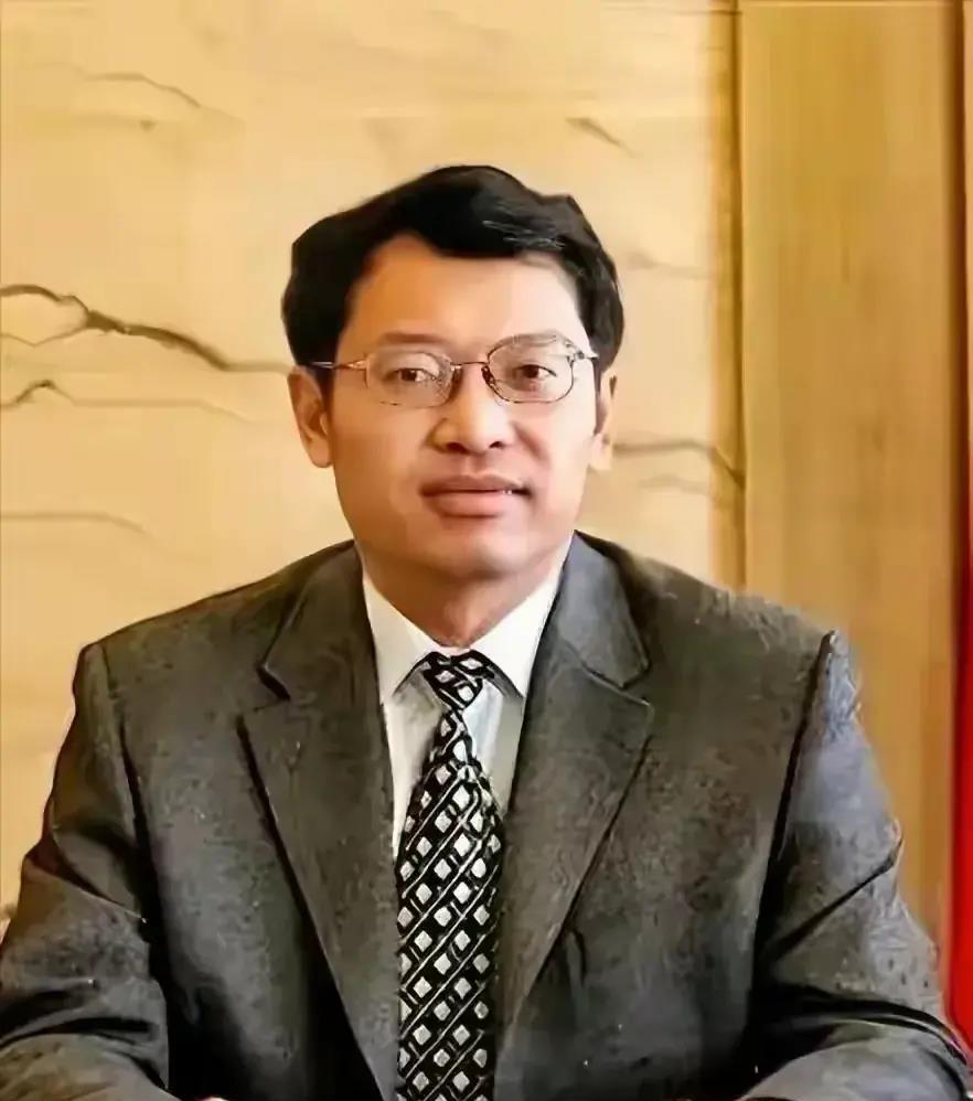 严查学校反腐，8月1日一周内，10名学校校长再次被查