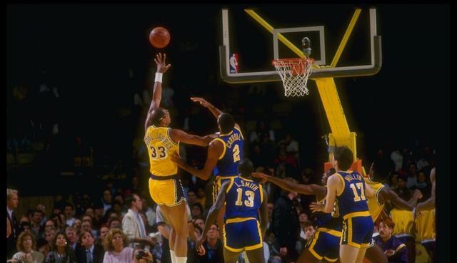 教师|盘点NBA历史上年龄最老的球员，有人差几天46岁