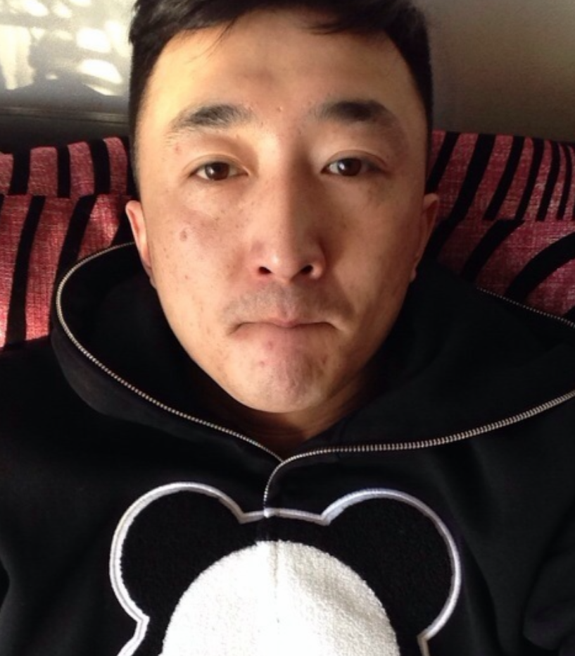 他是知名演员,40岁二胎得女,41岁突然离世将悲痛留给妻子与儿