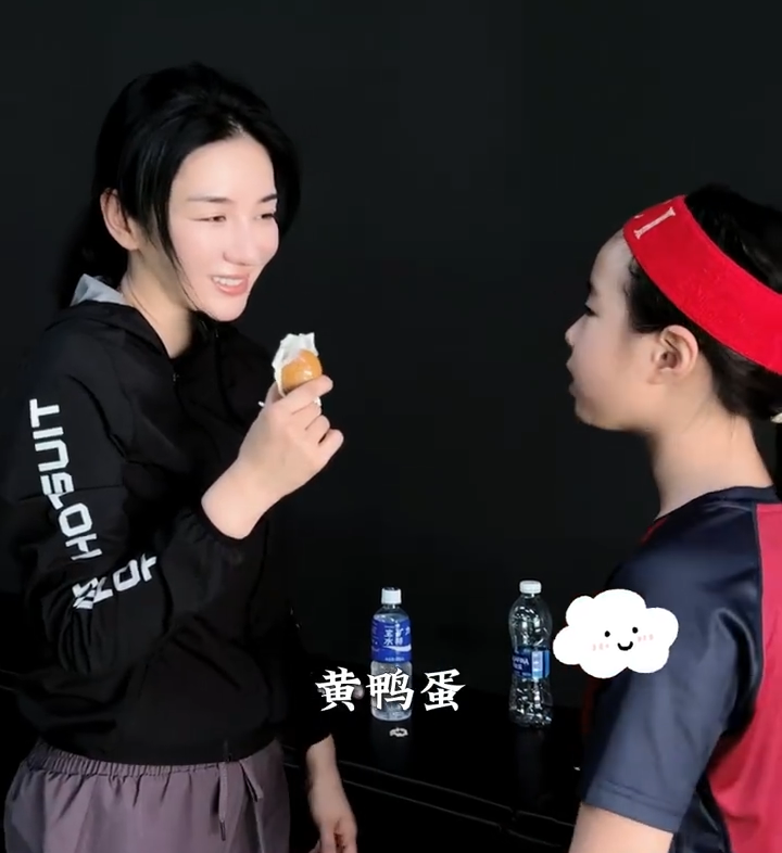 黄奕|黄奕与女儿健身,10岁铛铛身高快追上妈妈,长成亭亭玉立美少女