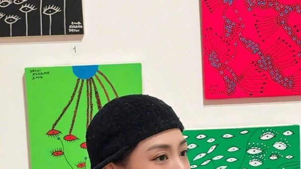 阿娇|钟欣潼小背心凸袭艺术展　网民大呼治愈灵魂