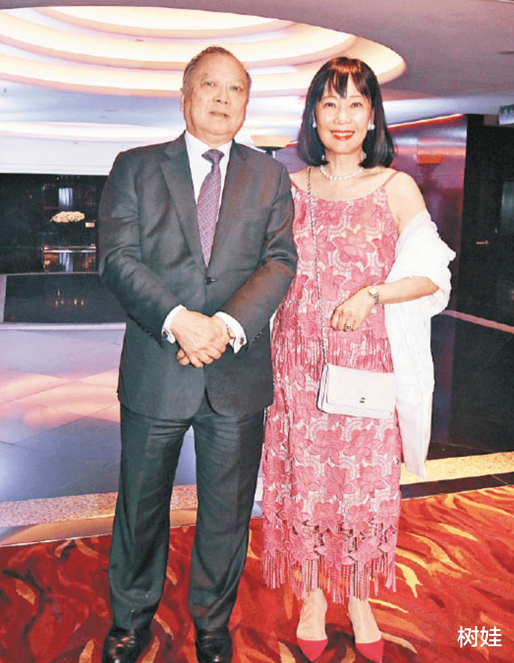 范冰冰|李嘉诚专用医生为儿子办婚礼，名人云集场面热闹，朱玲玲唐装抢镜