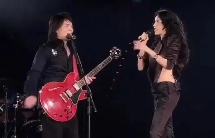 |伍佰：和初恋妻子相伴32年无绯闻，演唱会压根不用自己开口