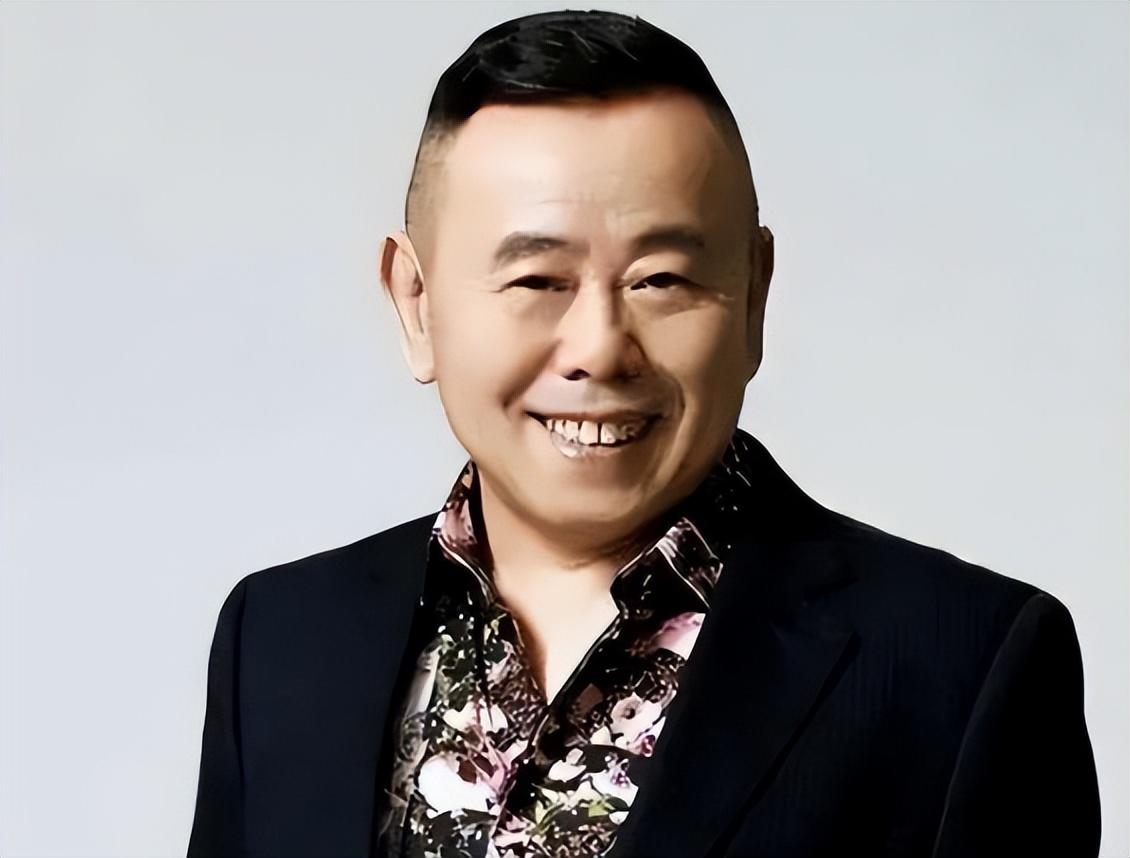 张予曦|大瓜!曝潘长江举家移民,戴名表独喝酒神情落寞,再现假酒风波!