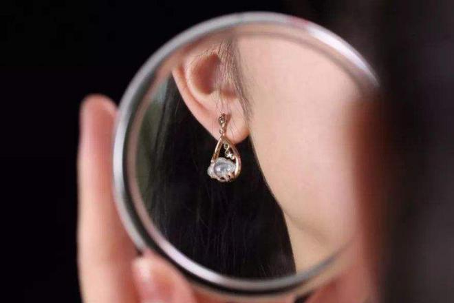 奇石|你的脸型适合哪种翡翠耳饰和翡翠项链?