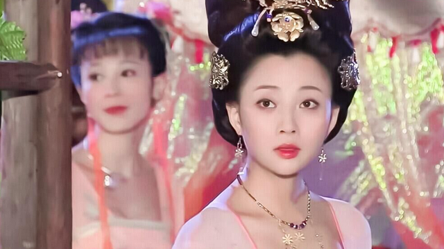 同样是唐妆,把谭松韵杨紫和殷桃放一起看,女星审美差距就出来了