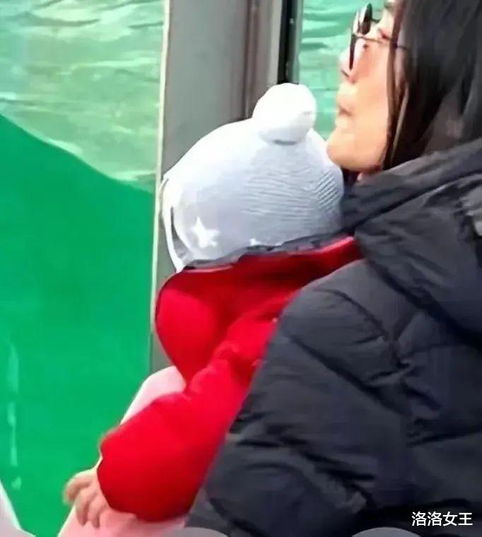 曝章泽天二胎为试管双胎男婴，俩孩子伦敦首现身，疑已加入英国籍