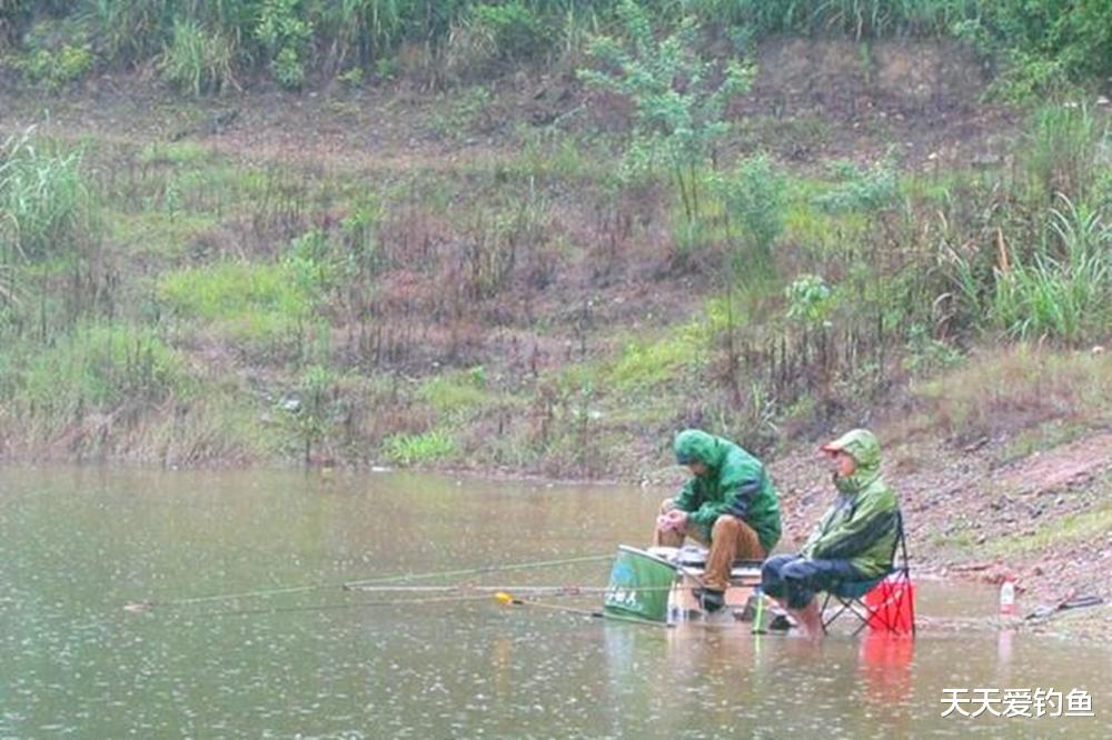 盛夏野钓，爆护秘诀有2个，看准天气、选对目标鱼