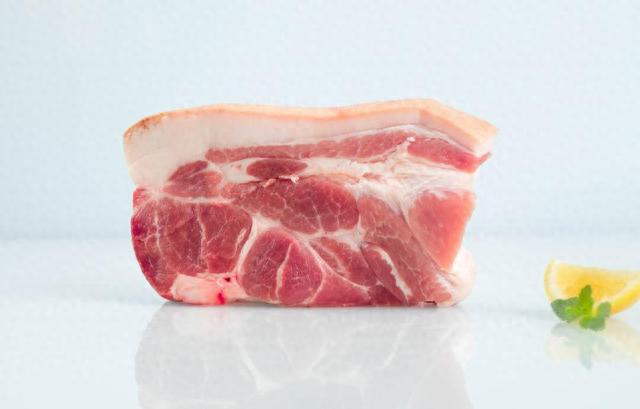 我国癌症高发，都是鸡肉惹的祸？提醒：鸡的这4个部位，尽量少吃