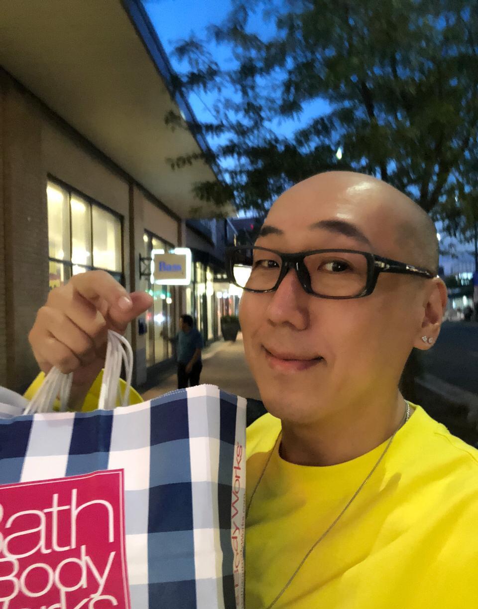 |香港男星突然自杀身亡,将娱乐圈世态炎凉表现得淋漓尽致!