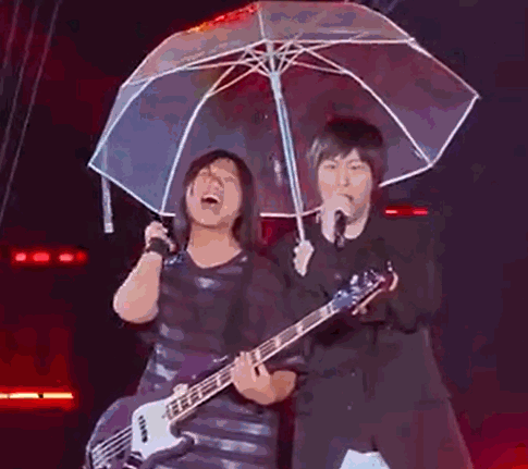 五月天假唱被逮个正着？央视新闻终于出手，崔健的话应验了