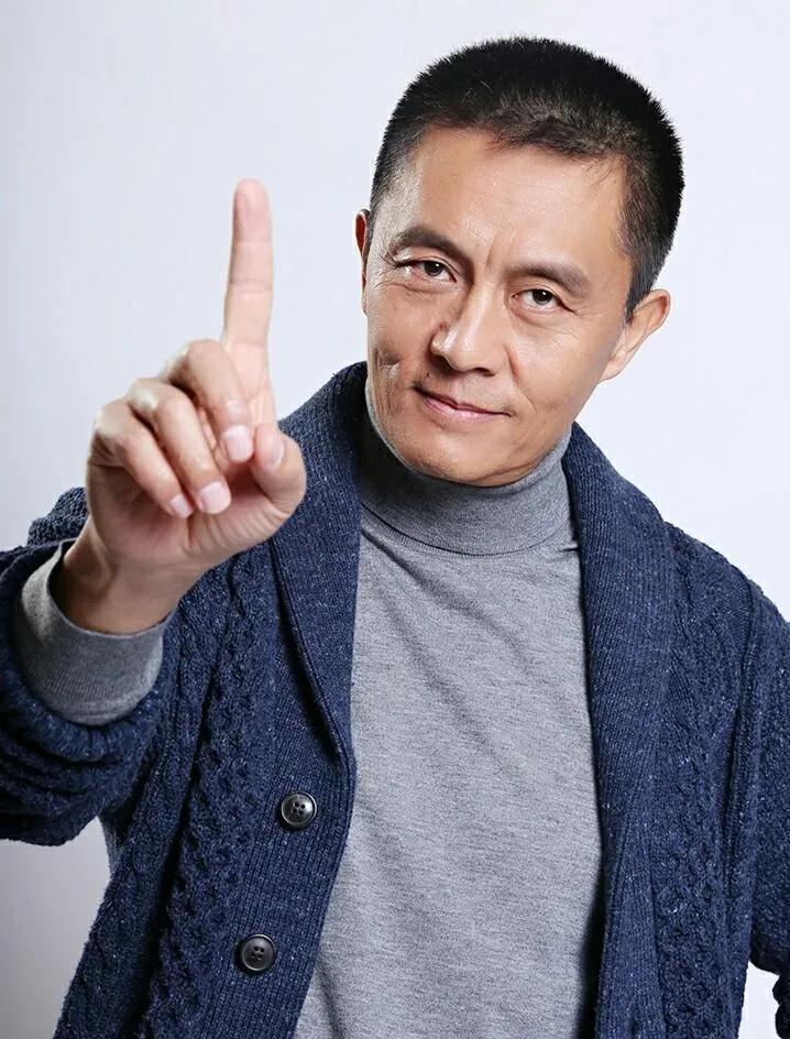 马来西亚|“大众情人”王菁华:与常戎分手后,为何51岁依旧单身