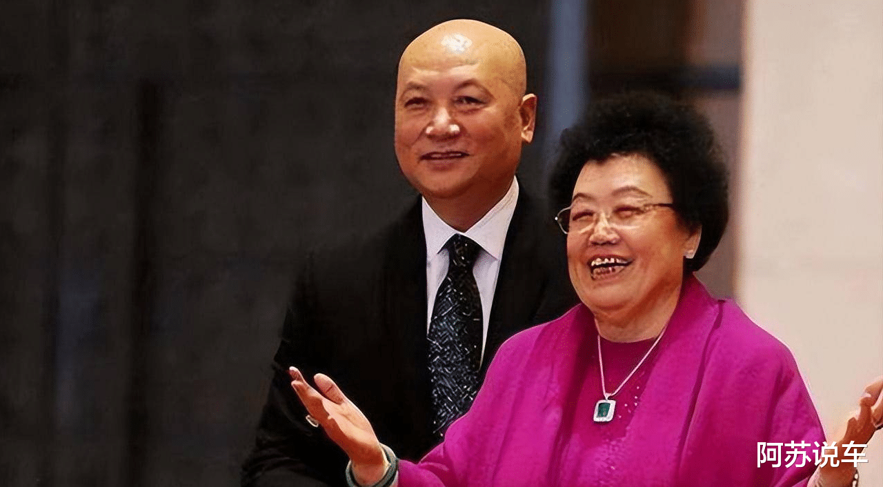 女儿国|“逃过了女儿国，却没逃过富婆！”