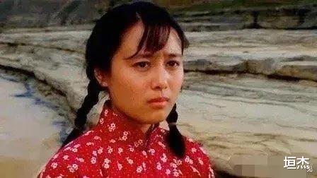 李沁|同样是演“村花”，把李沁、吴玉芳、章子怡放一块，差距就出来了