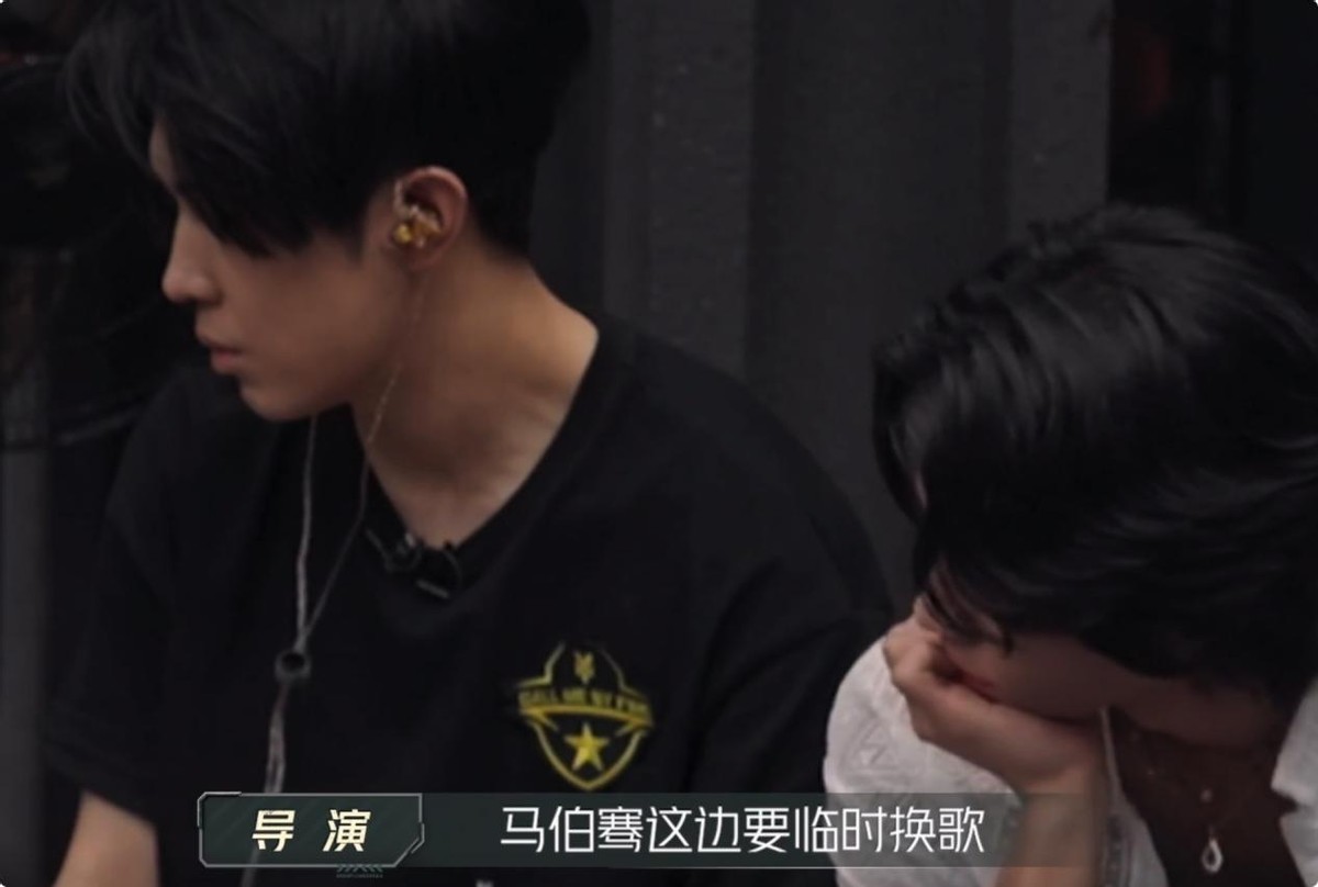 皇族不再是通行证?“电音男神”唱功尴尬,被“糊咖”陈楚生吊打