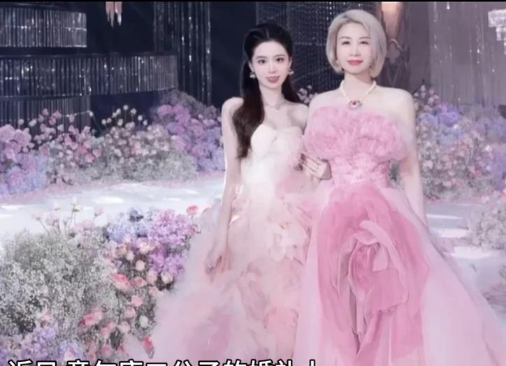 意尔康二公子爱上了小网红,订婚宴红包只发50,家境悬殊被考验6年