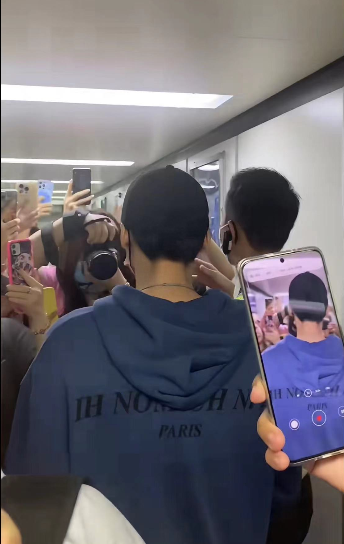 被封杀1年后的李易峰:低调、憔悴,仍有粉丝相护