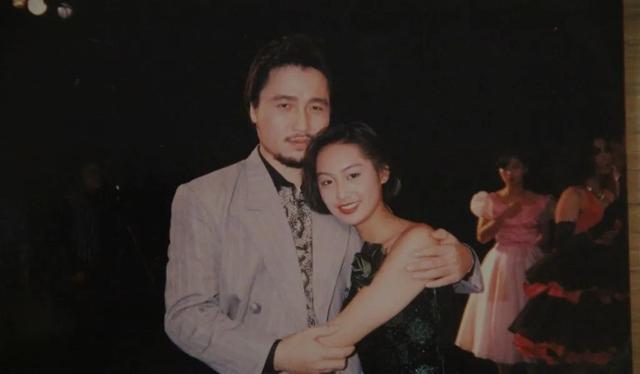 59岁TVB前绿叶转战内地开平价茶档!曾连做50小时筹钱救肾病女儿