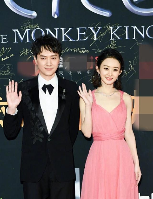 赵丽颖|赵丽颖带儿子出游，为儿子6年不换手机，4岁想想坐婴儿车引争议