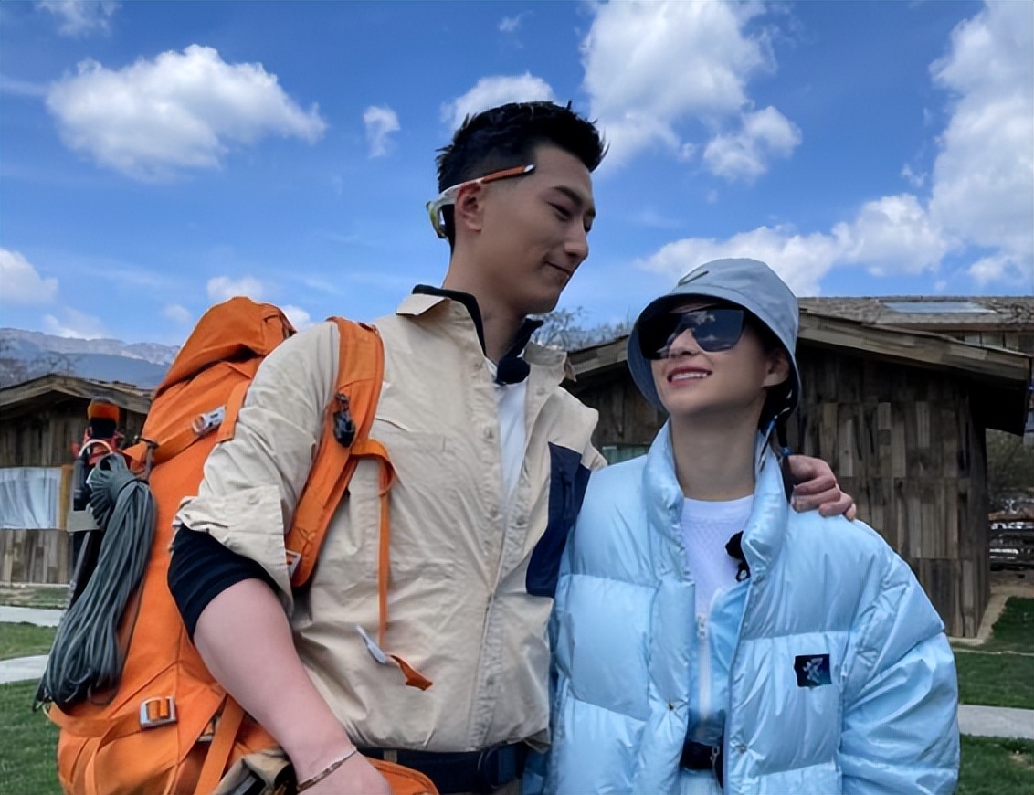 深夜急报！赌王千金何超莲惊传与丈夫窦骁闹婚变！三太被气到吐血