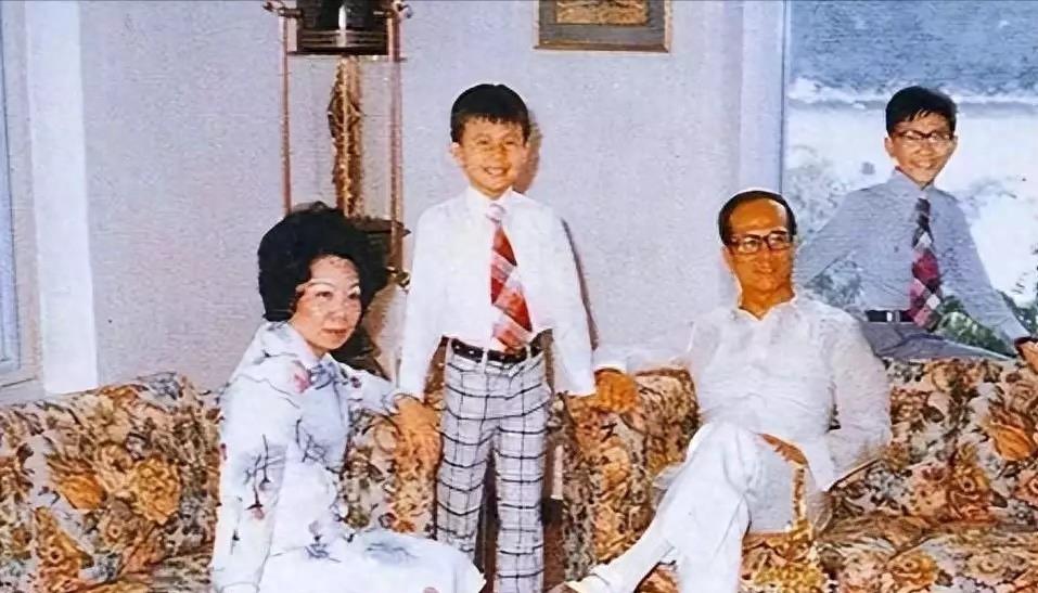 蛇蝎美人李嘉欣紧急住院送进ICU,网友却怒骂她活该,她做了什么?