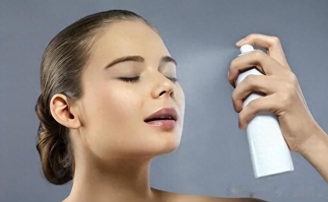 干皮对我们来说是一个考验，肌肤补水正确打开方式赶紧来学习！