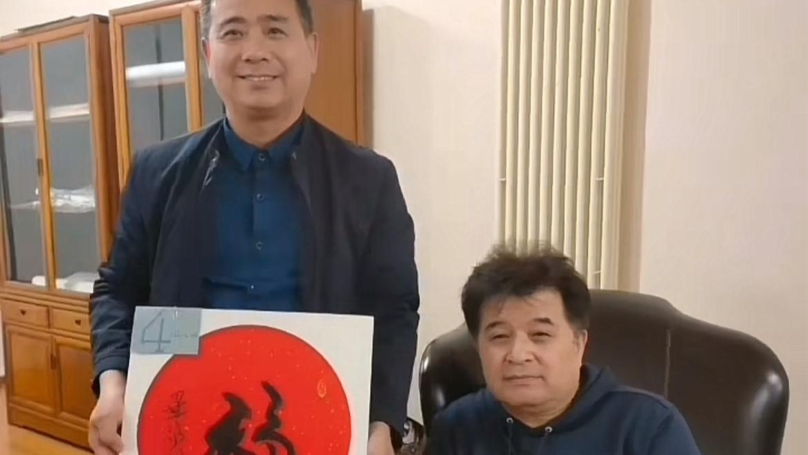 毕福剑正式复出主持自制节目！委托好友找嘉宾，网友嘲讽其落魄