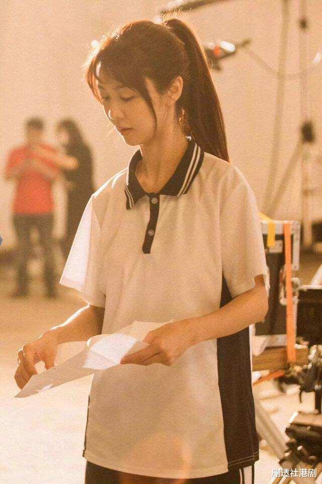 薛凯琪|香港冻龄女神深夜直播吃方便面，却遭网友质疑假吃：视频编辑过