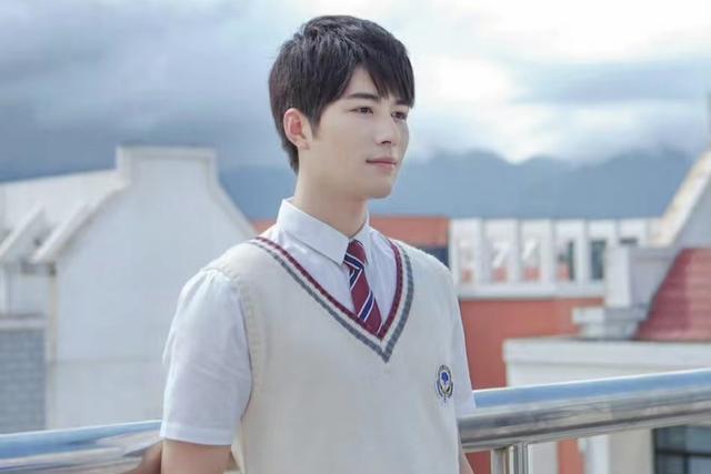 《云之羽》后劲还没过,我意外发现郭敬明和陈学冬过往的蛛丝马迹