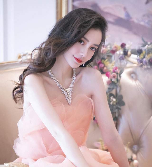 Angelababy方回应被封杀传闻:头像无法更换是系统问题,现已修正