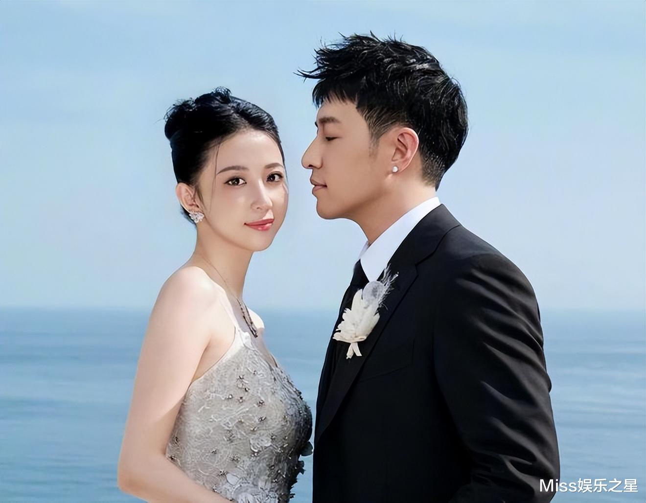 “花花公子”潘玮柏彻底收心，为宣云补办婚礼，每月给10万零花钱