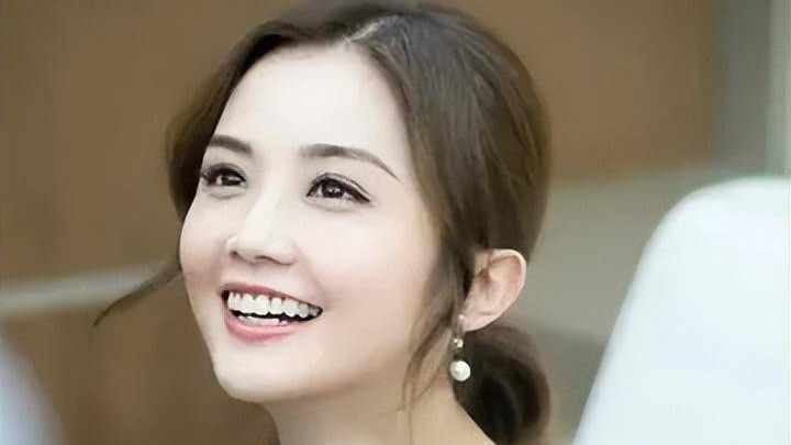 40岁蔡卓妍，又一次梦碎豪门