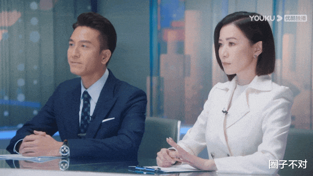 佘诗曼把200块的ZARA穿出爱马仕的气势|《新闻女王》职场造型解析