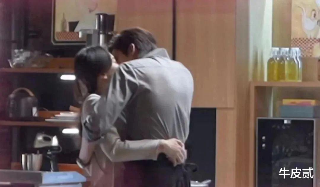 三年还清四个亿，表面一套背地里一套？演员刘涛私生活多靡乱？