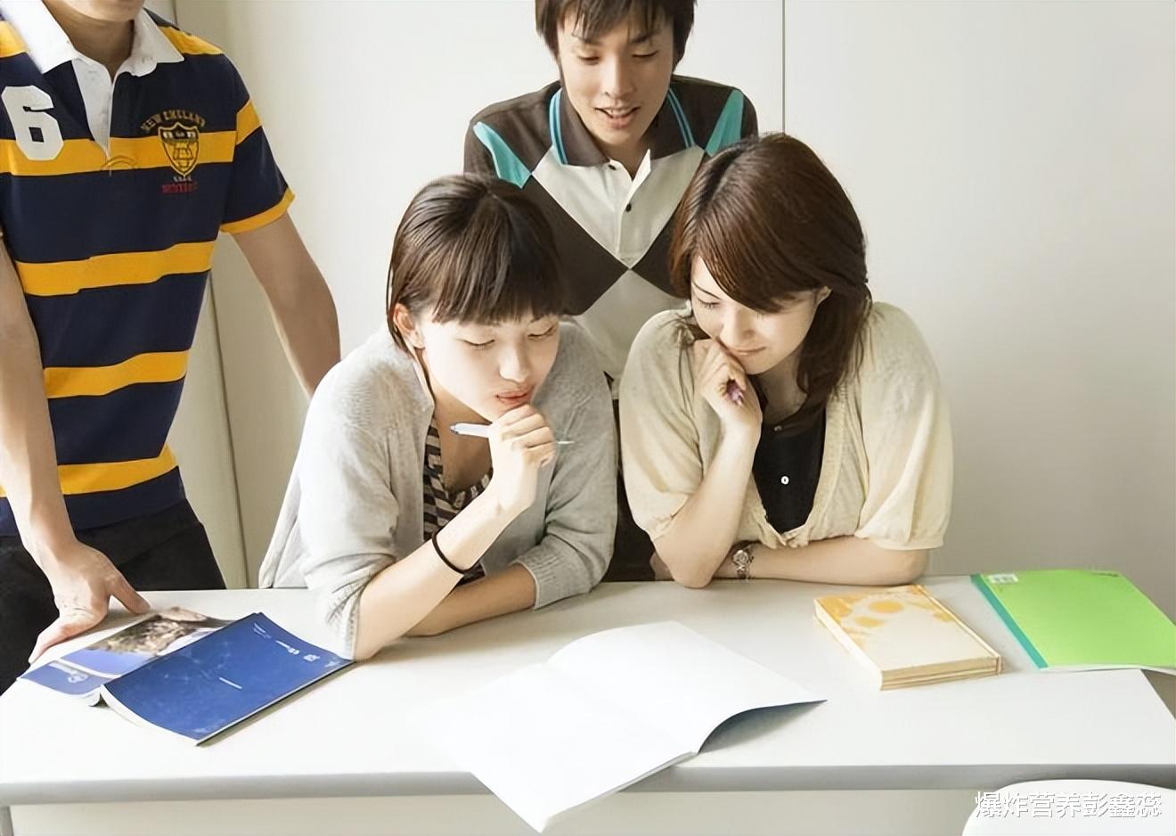 你不以为然的3个小动作，却正在伤害眼睛的健康，要改改了