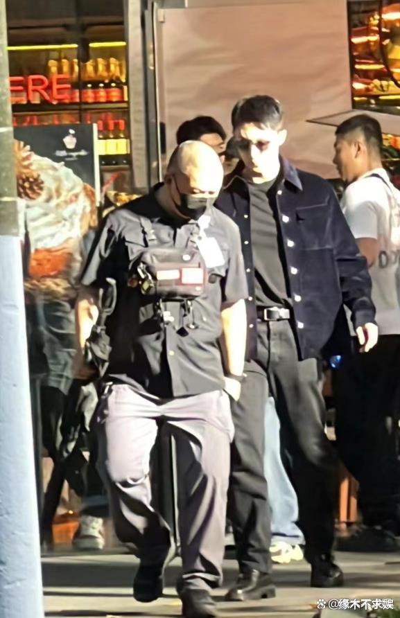 黄景瑜风波升级！片场露面脸色沉重，迪丽热巴被牵连再引争议！