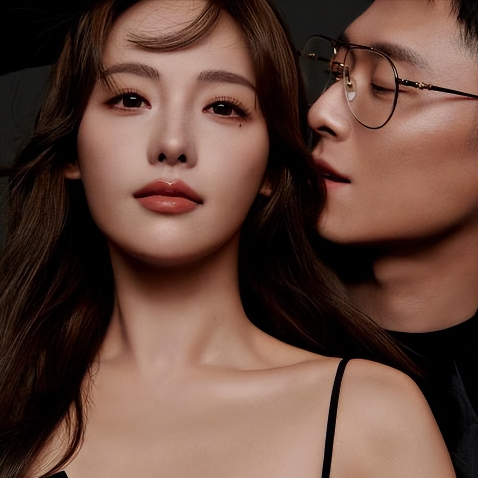 赵本山|张嘉倪屁股“太翘”引热议！被指身材“造假”，网友：买超他知道吗