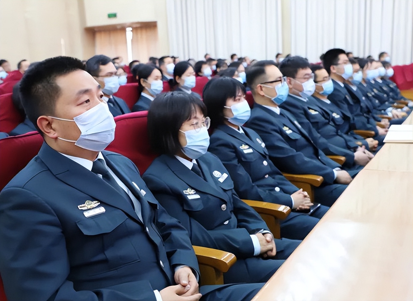 点对点|90一代赶上延迟退休，四大职业将更受热捧，35岁之前尽早改行吧