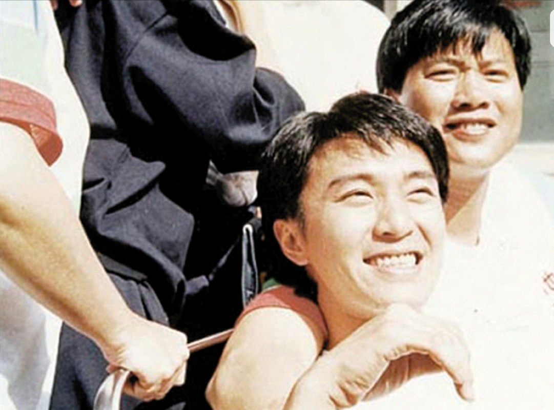 看67岁万梓良现在的处境，才知道，原来周润发早就把答案说出来了