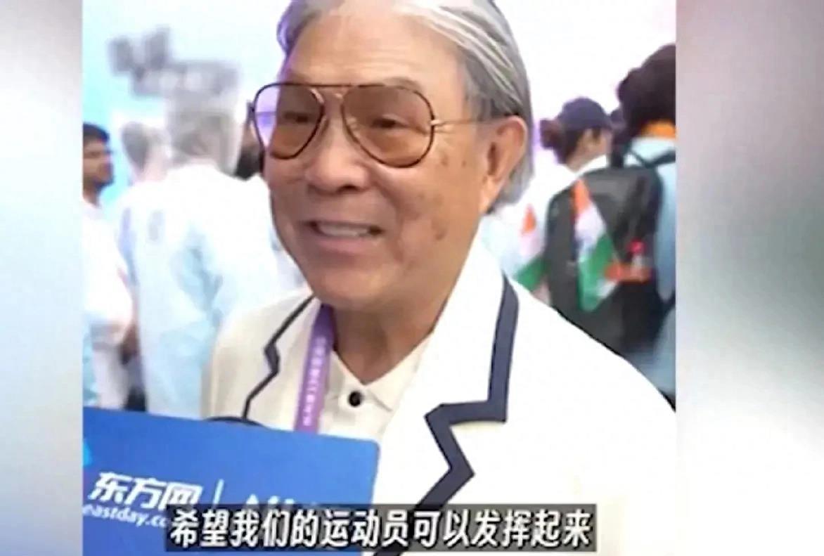 霍震霆高度认可郭晶晶育娃方式,谈爷孙关系眉开眼笑,满脸的享受