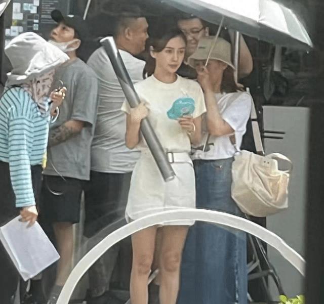 宝宝被拍到坐头等舱偷飞 正脸照片被泄露 网友:我有拥抱过去的愿望