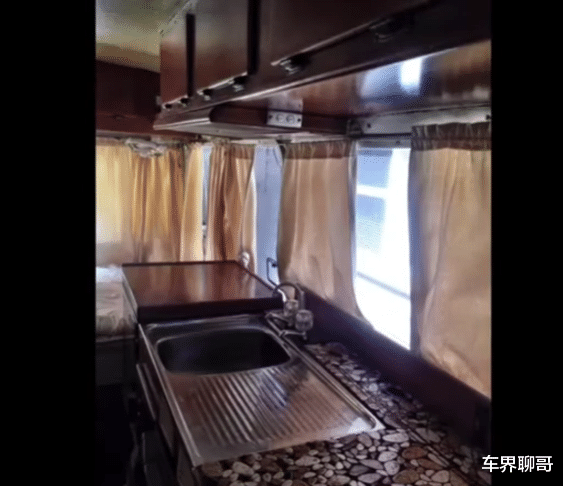 哈迪|演员彼得·哈迪在海滩浮潜时溺亡终年66岁,落水当天曾晒自拍