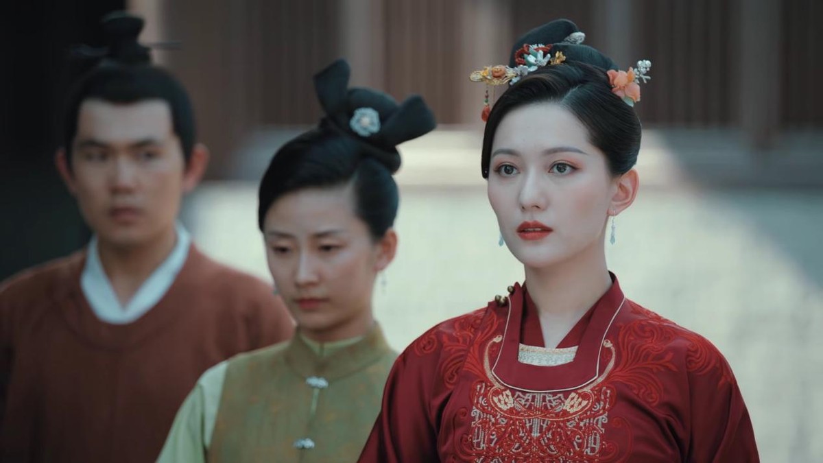 烂！48岁何润东新剧和小12岁女星演情侣，被网友嘲：当代西门大妈