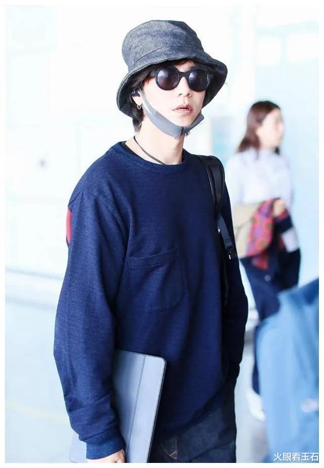 翡翠|陈坤不仅是优秀的演员，还是一位文玩大咖，佩戴的翡翠很有涵养