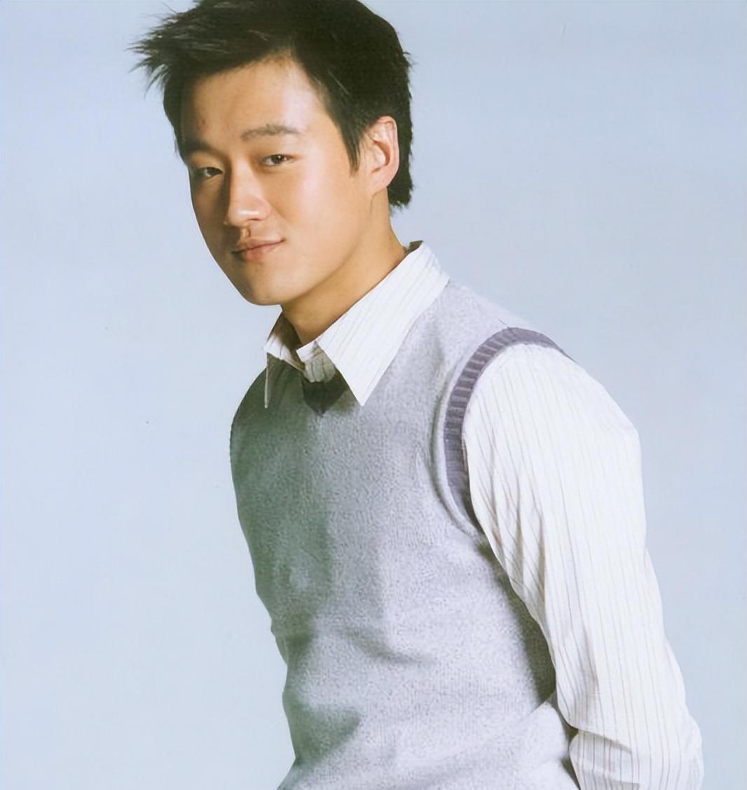 金主入狱，佟大为失踪2年！严屹宽一句话，再次将他推上了风口浪尖