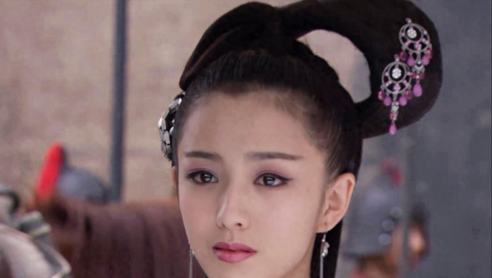 丑而不自知的女星,长相寒碜尬演“绝世美人”,观众被丑的难受